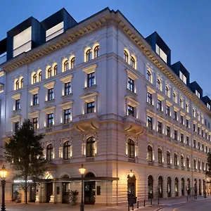 Dorothea Hotel, Budapest, Autograph Collection ***** Будапешт